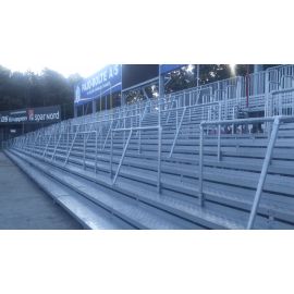 Permanente og demonterbare tribuner Permanente og demonterbare tribuner