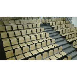 Teleskoptribuner motoriserte