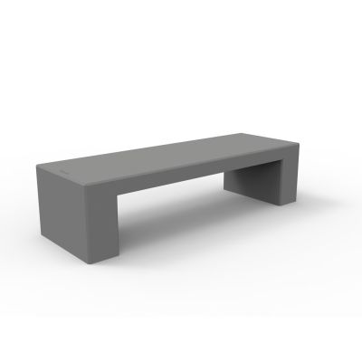 Urban betongbenk grå uten treverk i setet